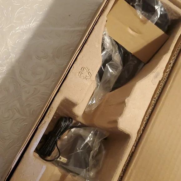 Brand new electric wine opener - Picture 3 of 4